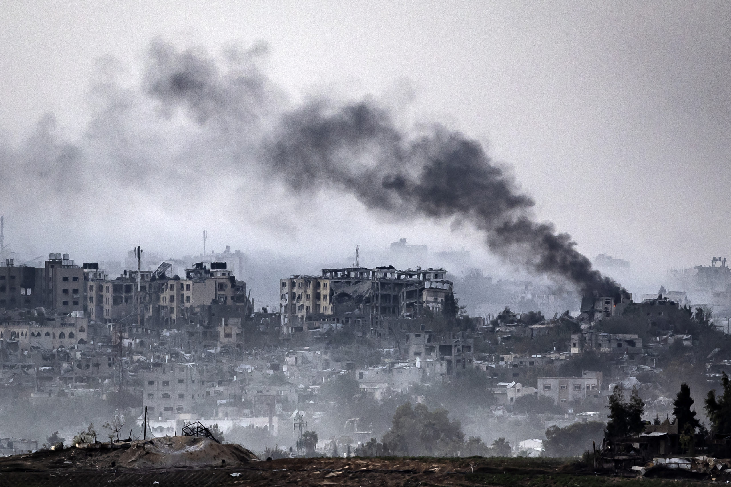 Gaza: violents combats au sol et poursuite des bombardements israéliens